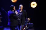 Amsterdam 20 november 2016
Rob de Nijs krijgt de radio5 oeuvre award in theater Amsterdam . Zijn vrouw Henriette en zoons Robert en Yoshi zijn ook aanwezig alsmede zijn ex vrouw Belinda meuldijk.