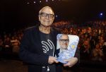 Amsterdam 20 november 2016
Rob de Nijs krijgt de radio5 oeuvre award in theater Amsterdam . Zijn vrouw Henriette en zoons Robert en Yoshi zijn ook aanwezig alsmede zijn ex vrouw Belinda meuldijk.