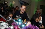 Amsterdam 7 december 2016
Sky radio Christmas tree event met oa Daphne en Emma Deckers Ronald de Boer Gers Pardoel Wilfred Genee Renate Verbaan en Bracha v Doesburgh. Fred v Leer en Manon Meijers zijn de jury. Marlayne Sahupala presenteert het geheel in het college hotel.