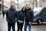 Amsterdam 13 december 2016 
Ruud Gullit met zijn vriendin Karin de Rooij en goede vriend Marco Achmad op de cornelis schuytstraat
