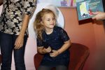 Amsterdam 14 november 2016
Winston Gerschtanowitz presenteerde de nieuwe sinterklaasboeken van Jumbo gemaakt door Katja  en Wim Schuurman Albert Verlinde en Wesley Sneijder die helaas niet aanwezig kon zijn in de Bibliotheek van Amsterdam. Katja had dochter Sammie mee genomen.