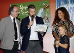 Amsterdam 14 november 2016
Winston Gerschtanowitz presenteerde de nieuwe sinterklaasboeken van Jumbo gemaakt door Katja  en Wim Schuurman Albert Verlinde en Wesley Sneijder die helaas niet aanwezig kon zijn in de Bibliotheek van Amsterdam. Katja had dochter Sammie mee genomen.