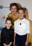 Utrecht 26 november 2016
Premiere Mees Kees in Utrecht met in hoofdrollen  Sanne Wallis de Vries Leendert de Ridder en Maarten Heijmans. Sanne Wallis de Vries met kinderen