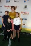 Utrecht 26 november 2016
Premiere Mees Kees in Utrecht met in hoofdrollen  Sanne Wallis de Vries Leendert de Ridder en Maarten Heijmans. Sanne Wallis de Vries met kinderen