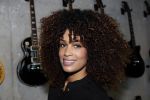 Amsterdam 30 september 2016
cd presentatie O'GENE in de amsterdam toren . Marco Borsato reikt hem uit. Sharon Doorson