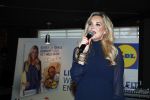 Hoorn 15 december 2016
Sonja Bakker presenteert haar 5e boek wat ze samen met Lidl uitgeeft. Haar man Jan Reus en alle kinderen zijn aanwezig
