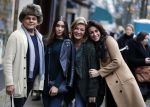 Amsterdam 17 december 2016 
Opening winkel Nynke Wynia door vriendin Micky Hoogendijk