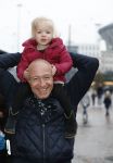 Amsterdam 10 december 2016
Premiere Sing in pathe arena. Tim Coronel met gezin