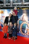 Amsterdam 10 december 2016
Premiere Sing in pathe arena. Tim Coronel met gezin