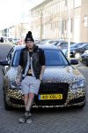 Amnsterdam 24 november 2016
Tony Peroni  jr met zijn audi die gestickerd is met tijgerprint . Tony was bij Buddha to Buddha