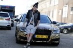 Amnsterdam 24 november 2016
Tony Peroni  jr met zijn audi die gestickerd is met tijgerprint . Tony was bij Buddha to Buddha