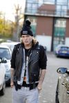Amnsterdam 24 november 2016
Tony Peroni  jr met zijn audi die gestickerd is met tijgerprint . Tony was bij Buddha to Buddha