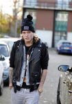 Amnsterdam 24 november 2016
Tony Peroni  jr met zijn audi die gestickerd is met tijgerprint . Tony was bij Buddha to Buddha