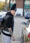 Amnsterdam 24 november 2016
Tony Peroni  jr met zijn audi die gestickerd is met tijgerprint . Tony was bij Buddha to Buddha