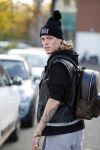 Amnsterdam 24 november 2016
Tony Peroni  jr met zijn audi die gestickerd is met tijgerprint . Tony was bij Buddha to Buddha