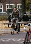 Amsterdam 30 november 2016 
Ursul de Geer op de fiets in Amsterdam