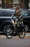 Amsterdam 30 november 2016 
Ursul de Geer op de fiets in Amsterdam