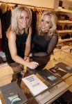 Amsterdam 15 december 2016 
Presentatie sieradenlijn Vedder en Vedder ( Anne en Esther) bij Velvet op de cornelis schuytstraat