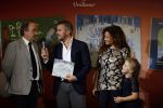 Amsterdam 14 november 2016
Winston Gerschtanowitz presenteerde de nieuwe sinterklaasboeken van Jumbo gemaakt door Katja  en Wim Schuurman Albert Verlinde en Wesley Sneijder die helaas niet aanwezig kon zijn in de Bibliotheek van Amsterdam. Katja had dochter Sammie mee genomen.