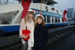 Amsterdam 1 december 2017
Wereld aidsdag met Nicolette Kluijver en Angela Groothuizen.
Ze varen met de pond achter Centraal Station naar de overkant van het IJ
