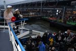 Amsterdam 1 december 2017
Wereld aidsdag met Nicolette Kluijver en Angela Groothuizen.
Ze varen met de pond achter Centraal Station naar de overkant van het IJ