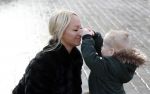 Kaatsheuvel 19 november 2017
Barbie ( Samantha de Jong) in de efteling met haar kinderen en viend Rolf Tangel met zoontje