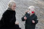 Kaatsheuvel 19 november 2017
Barbie ( Samantha de Jong) in de efteling met haar kinderen en viend Rolf Tangel met zoontje