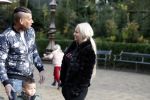 Kaatsheuvel 19 november 2017
Barbie ( Samantha de Jong) in de efteling met haar kinderen en viend Rolf Tangel met zoontje