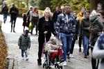 Kaatsheuvel 19 november 2017
Barbie ( Samantha de Jong) in de efteling met haar kinderen en viend Rolf Tangel met zoontje