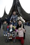 Kaatsheuvel 19 november 2017
Barbie ( Samantha de Jong) in de efteling met haar kinderen en viend Rolf Tangel met zoontje