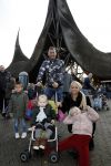 Kaatsheuvel 19 november 2017
Barbie ( Samantha de Jong) in de efteling met haar kinderen en viend Rolf Tangel met zoontje