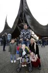 Kaatsheuvel 19 november 2017
Barbie ( Samantha de Jong) in de efteling met haar kinderen en viend Rolf Tangel met zoontje