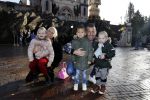 Kaatsheuvel 19 november 2017
Barbie ( Samantha de Jong) in de efteling met haar kinderen en viend Rolf Tangel met zoontje