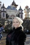 Kaatsheuvel 19 november 2017
Barbie ( Samantha de Jong) in de efteling met haar kinderen en viend Rolf Tangel met zoontje