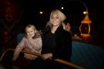Kaatsheuvel 19 november 2017
Barbie ( Samantha de Jong) in de efteling met haar kinderen en viend Rolf Tangel met zoontje