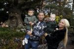 Kaatsheuvel 19 november 2017
Barbie ( Samantha de Jong) in de efteling met haar kinderen en viend Rolf Tangel met zoontje