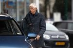Maarssen 9 december 2017
Berend Boudewijn haalt zijn partrnber Martine Bijl op bij schoonheidssalon.