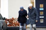 Maarssen 9 december 2017
Berend Boudewijn haalt zijn partrnber Martine Bijl op bij schoonheidssalon.