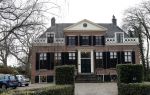 Maarssen 9 december 2017
Berend Boudewijn haalt zijn partrnber Martine Bijl op bij schoonheidssalon.