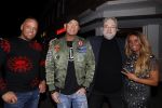 Den Bosch 24 november 2017
Uitreiking cd Michael v d Plas en Bianca. Dj Jean reikt hem uit.