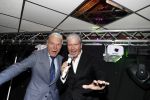 Den Bosch 24 november 2017
Uitreiking cd Michael v d Plas en Bianca. Dj Jean reikt hem uit. Dries Roelvink met super fan en vriend Gunther