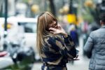 Amsterdam 21 november 2017 
Glennis Grace met een kennis na een lunch in Amsterdam zuid.