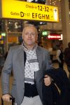 Schiphol 19 november 2017
Gordon vertrekt vanaf schiphol naar Kaapstad om daar te trouwen voor zijn tv progamma 