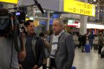 Schiphol 19 november 2017
Gordon vertrekt vanaf schiphol naar Kaapstad om daar te trouwen voor zijn tv progamma 