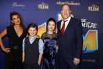 Amsterdam 3 december 2017
Premiere Familie Slim in Tuschinski.
harry Piekema met tatum dagelet Matheu Hinzen en Sara Dol