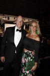 Amsterdam 7 december 2017
Luxury fair in de RAI. Jeroen Kreeft met zijn vrouw voor zijn porsche GT