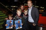 Amsterdam 6 december 2017
Premiere Paddington in Pathe Arena. Leo Alkemade met vrouw en kinderen