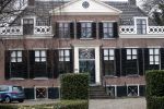 Maarssen 9 december 2017
Berend Boudewijn haalt zijn partrnber Martine Bijl op bij schoonheidssalon.