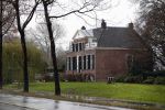 Maarssen 9 december 2017
Berend Boudewijn haalt zijn partrnber Martine Bijl op bij schoonheidssalon.