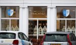 Maarssen 9 december 2017
Berend Boudewijn haalt zijn partrnber Martine Bijl op bij schoonheidssalon.